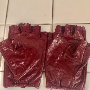 Vintage fingerless maroon leather gloves